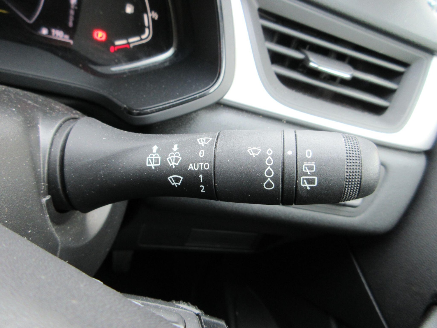 Used Renault Captur 2023 for sale - 76360627: Photo 42