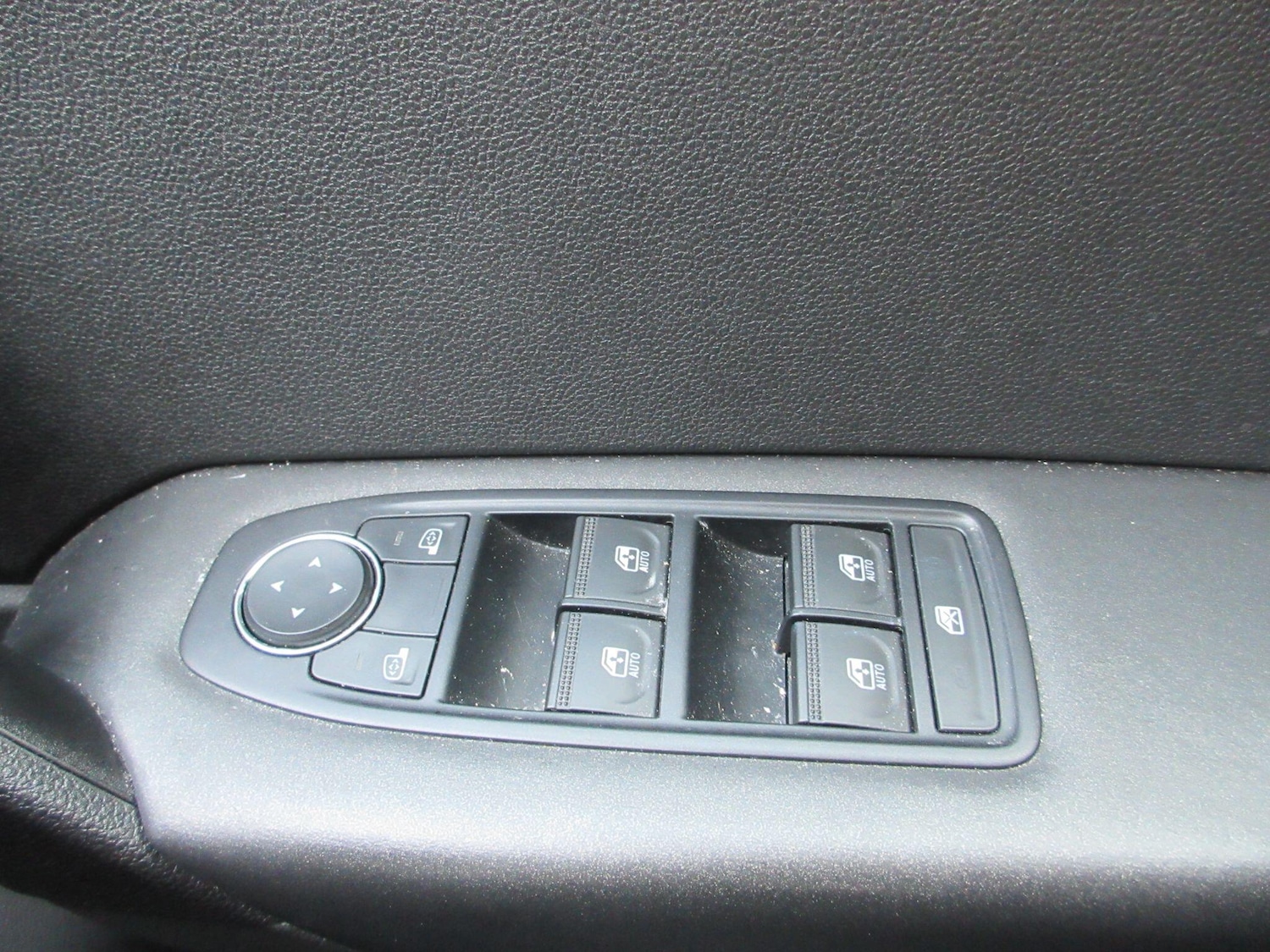 Used Renault Captur 2023 for sale - 76360627: Photo 46