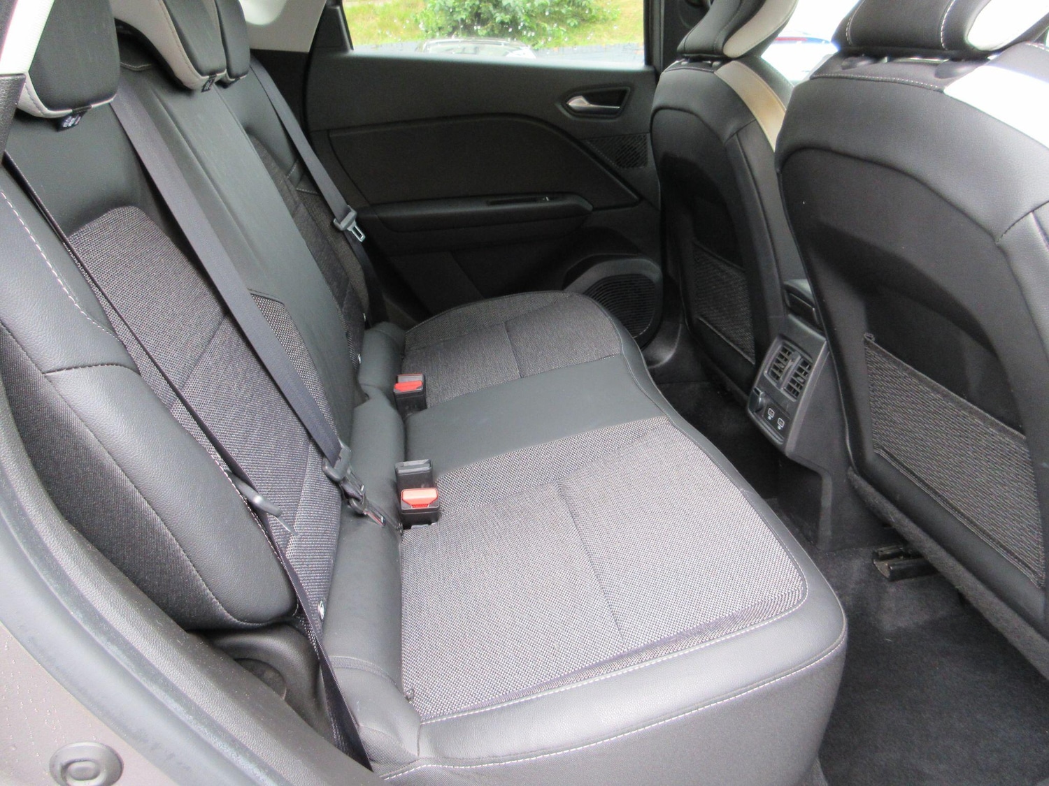 Used Renault Captur for sale - 76537939: Photo 18