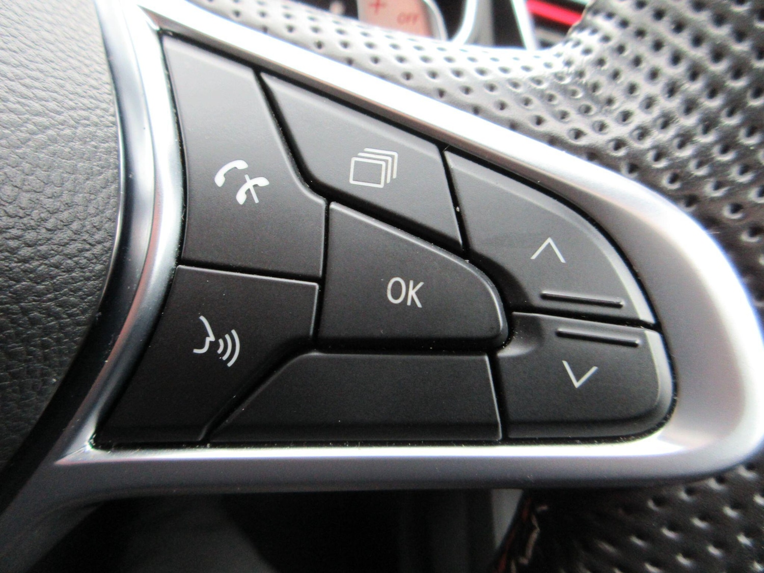 Used Renault Clio for sale - 77808817: Photo 38