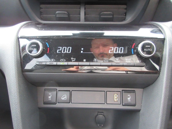 Used Toyota Yaris Cross 2022 for sale - 75339729: Photo 35