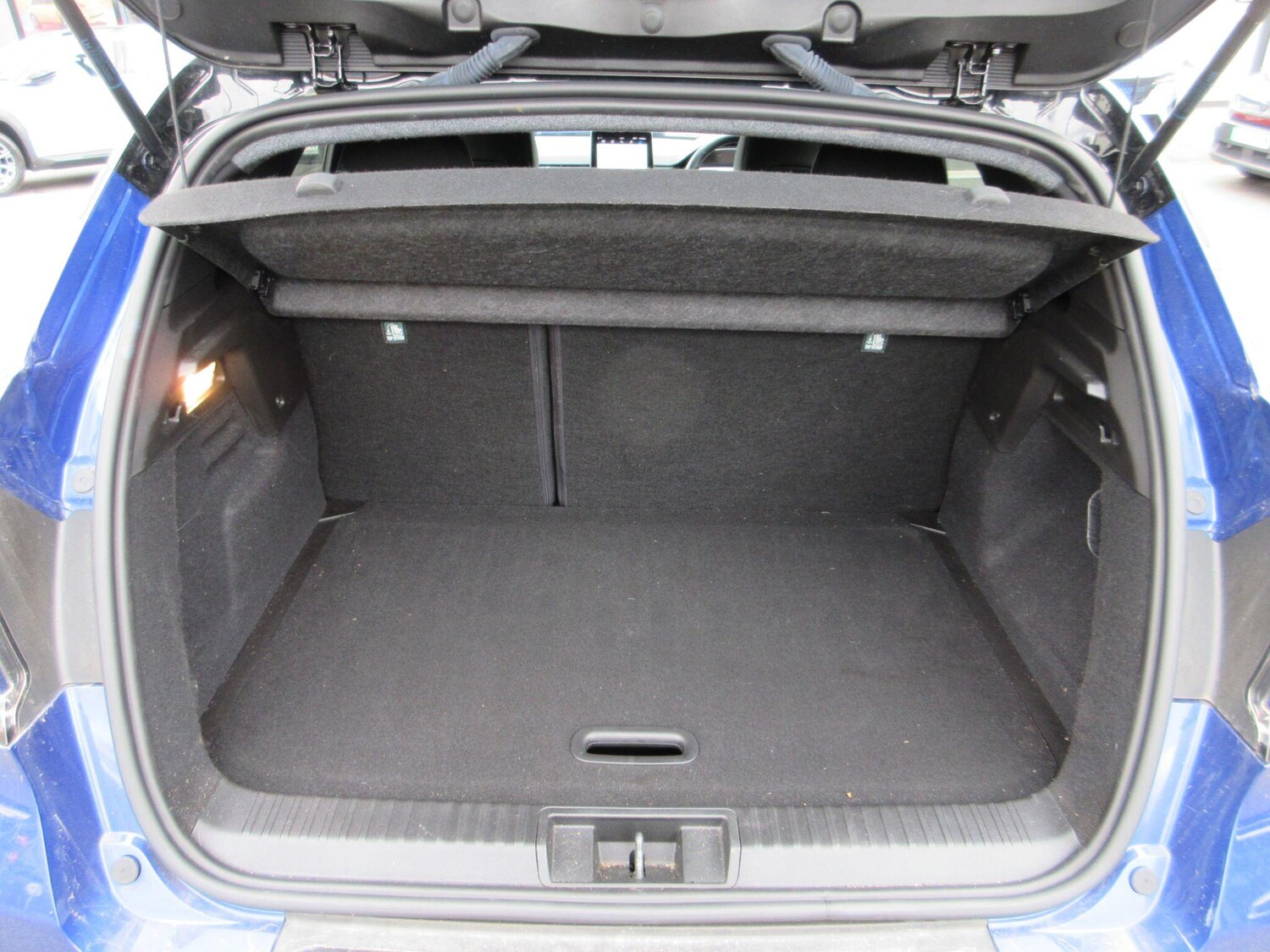 Used Renault Captur for sale - 77823643: Photo 10