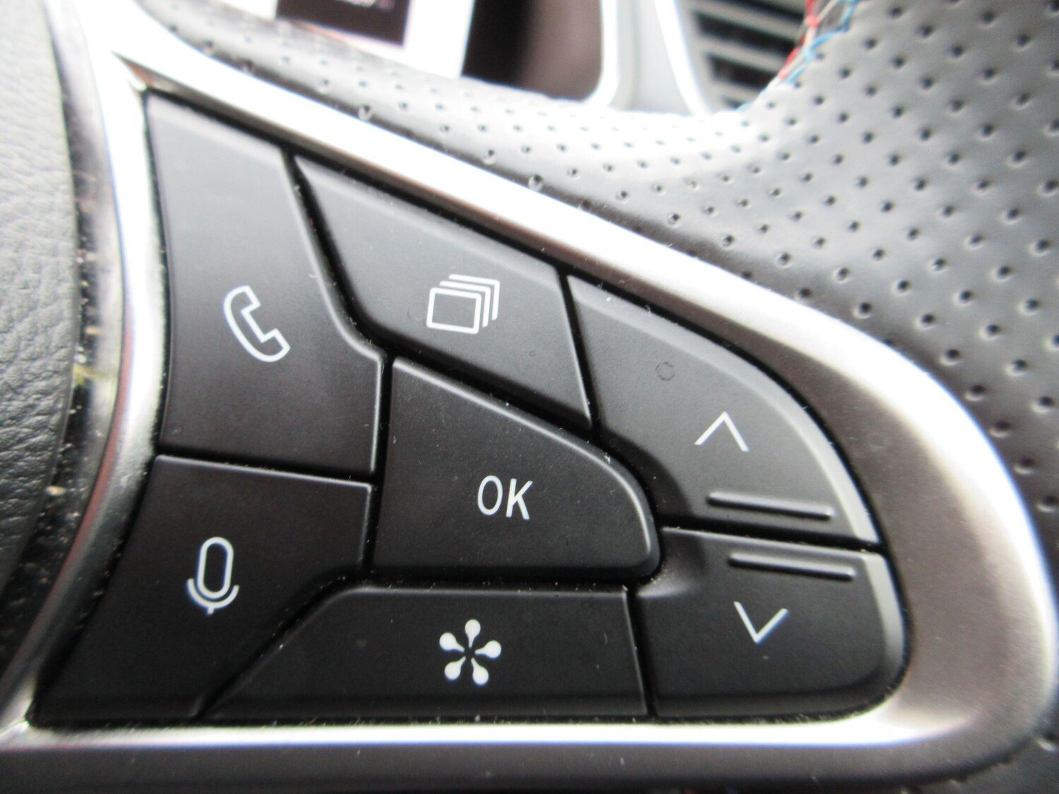 Used Renault Captur for sale - 77823643: Photo 44