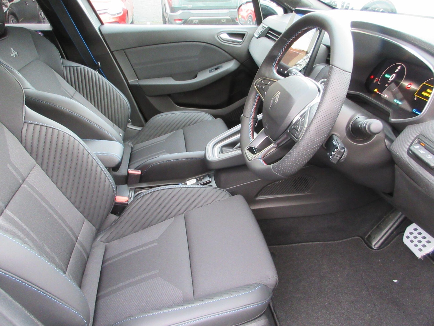 Used Renault Clio 2025 for sale - 77510791: Photo 11