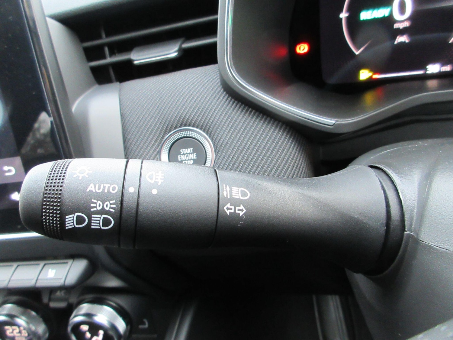 Used Renault Clio 2025 for sale - 77510791: Photo 40