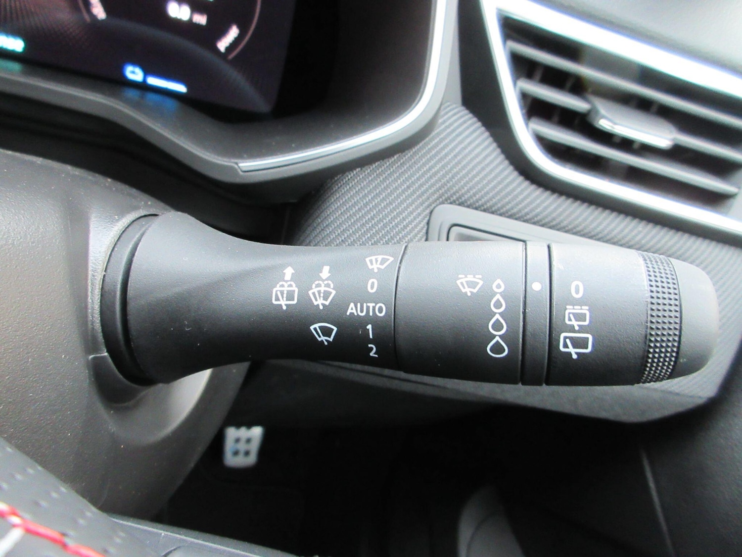 Used Renault Clio 2025 for sale - 77510791: Photo 42