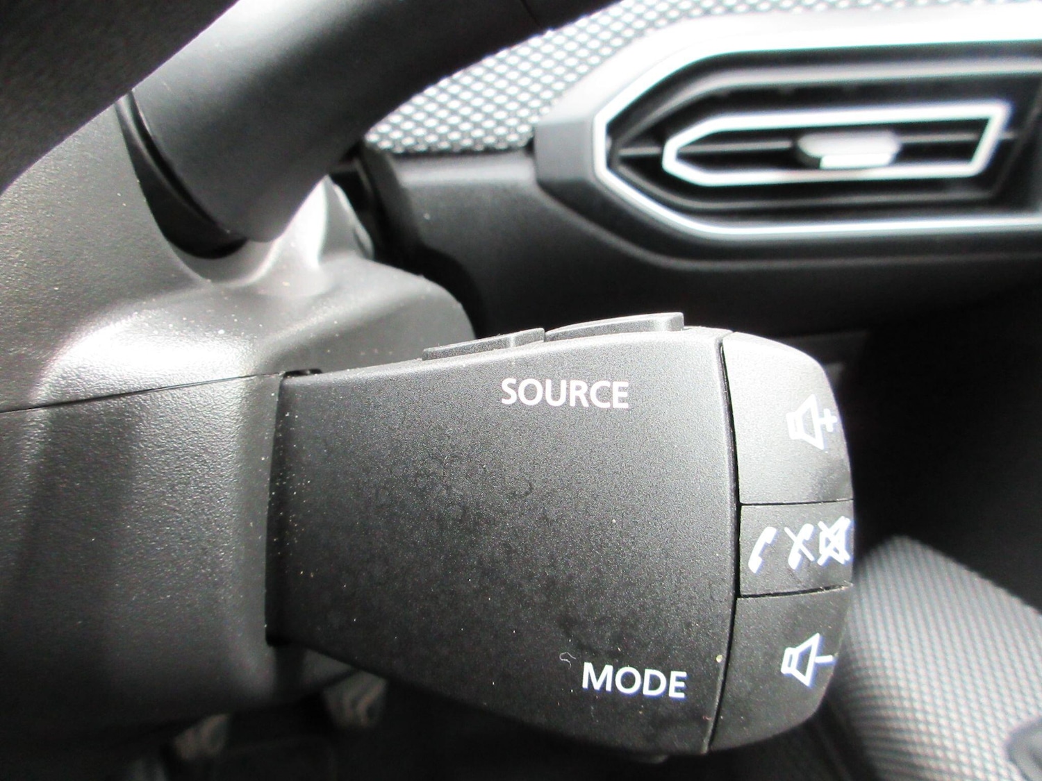 Used Dacia Sandero 2024 for sale - 77331264: Photo 38