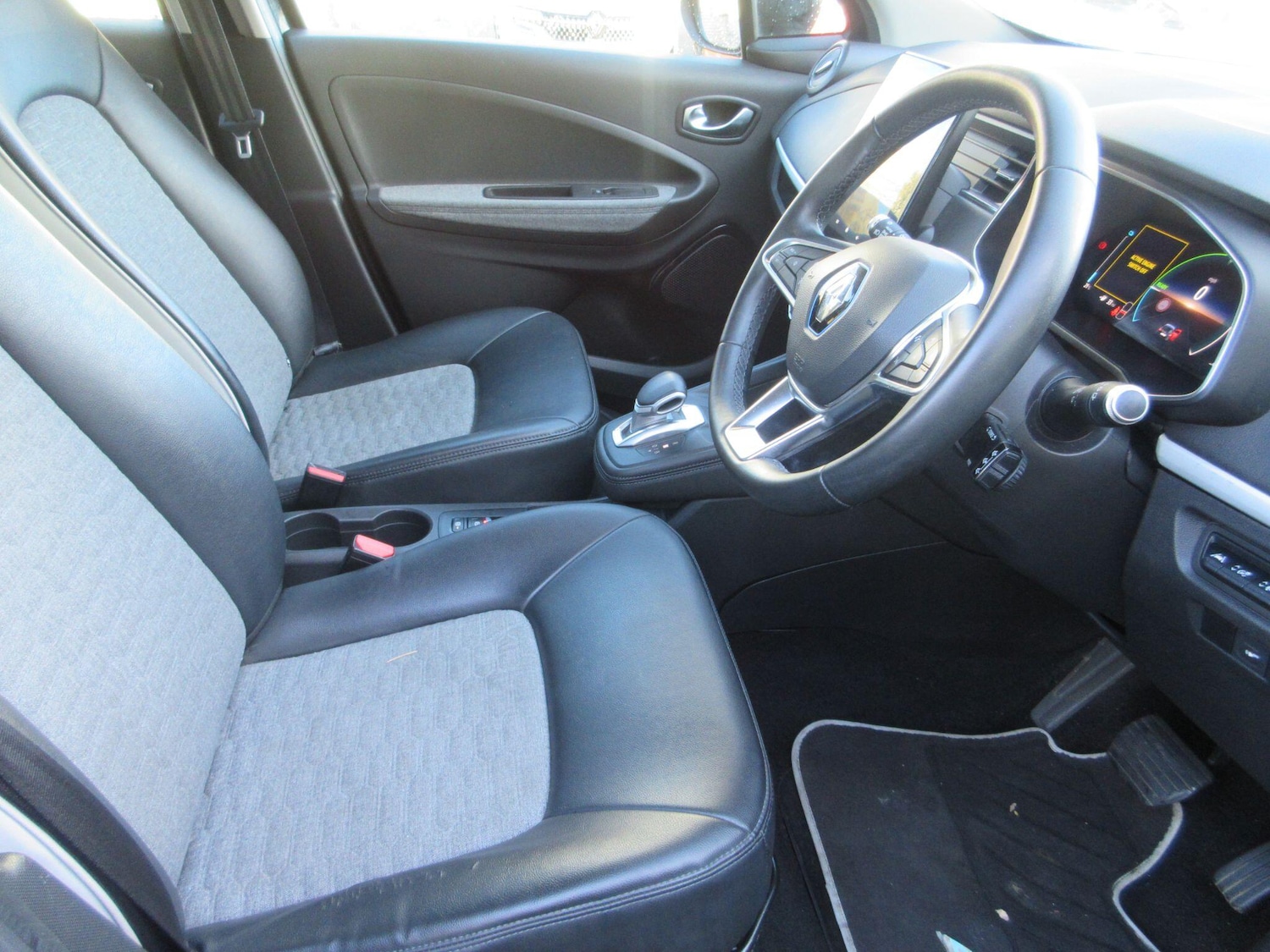 Used Renault Zoe 2020 for sale - 76801870: Photo 11