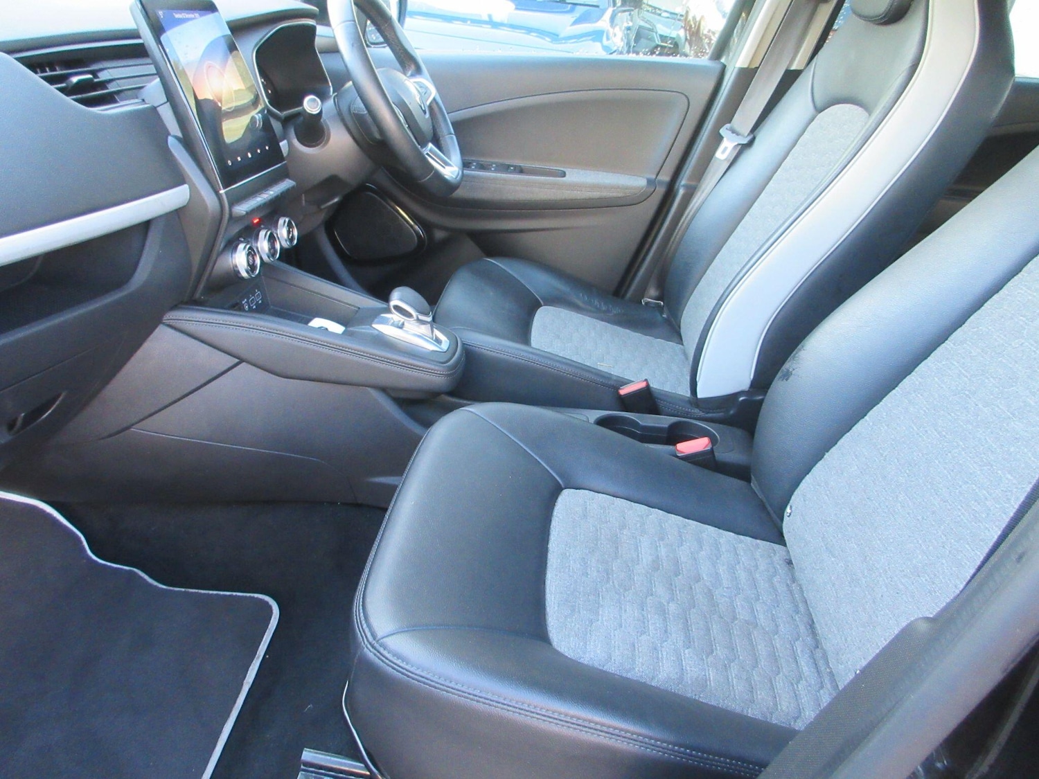 Used Renault Zoe 2020 for sale - 76801870: Photo 13