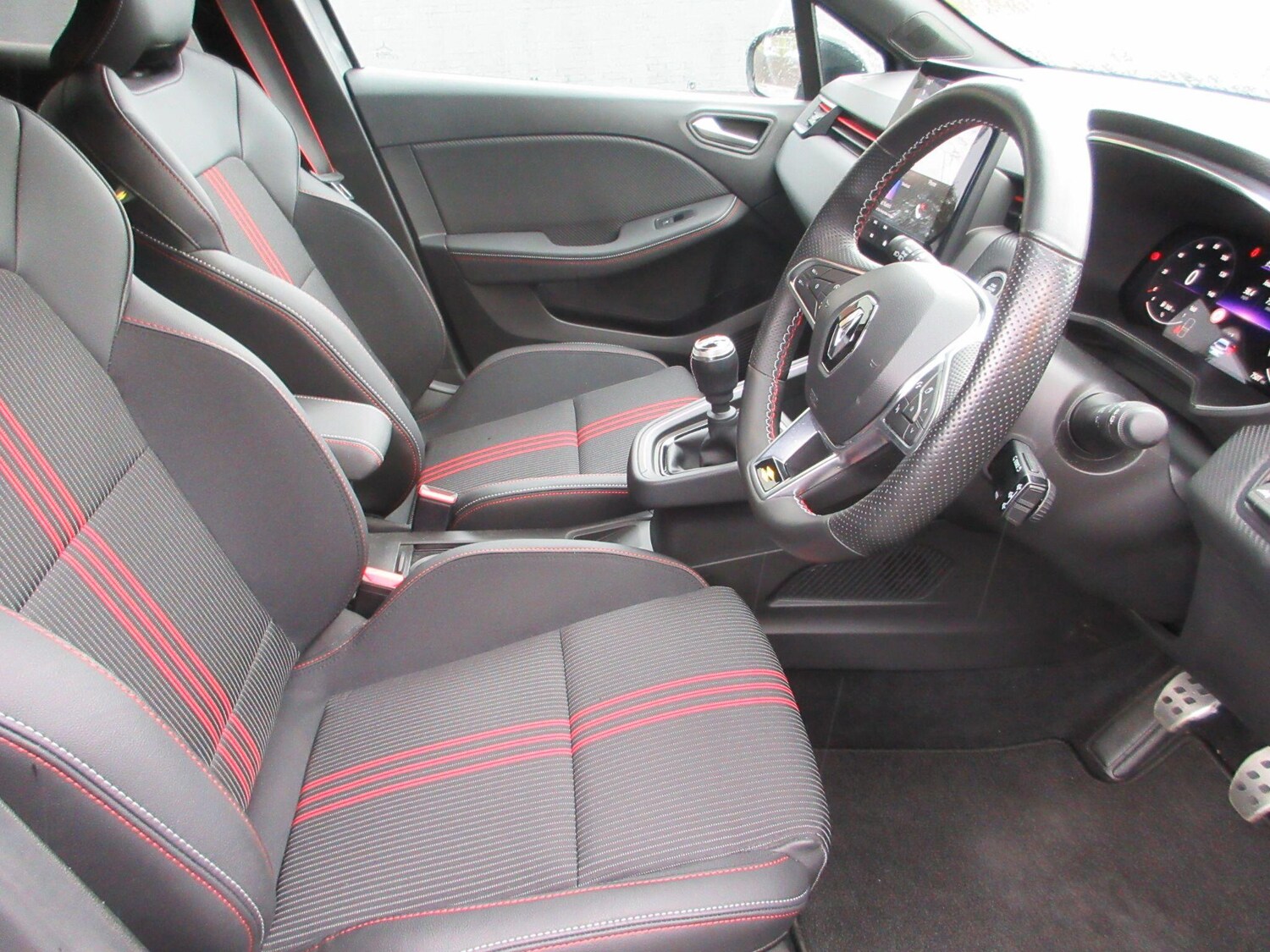 Used Renault Clio 2023 for sale - 76189739: Photo 11
