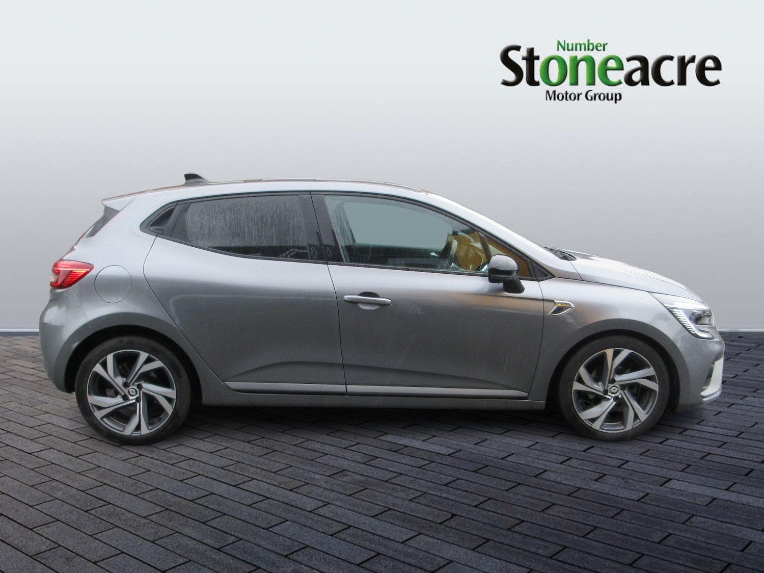 Used Renault Clio 2023 for sale - 76189739: Photo 2