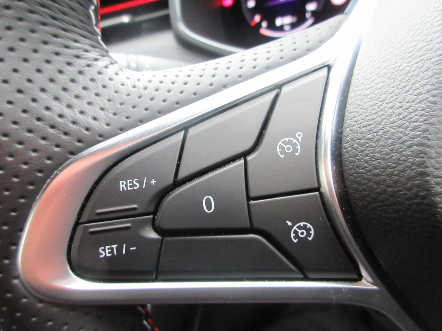 Used Renault Clio 2023 for sale - 76189739: Photo 38