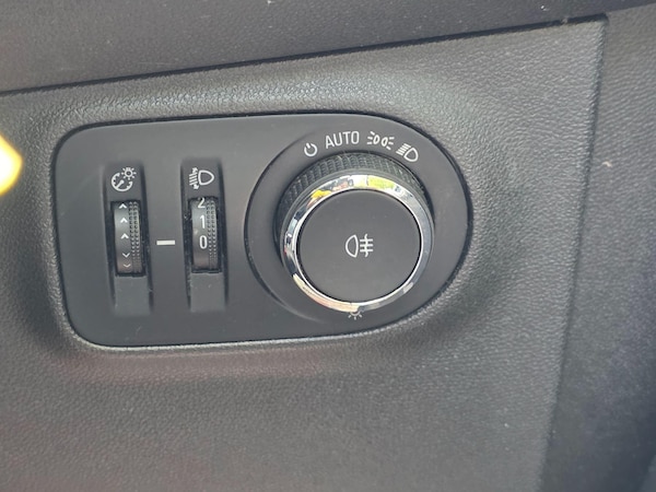 Used Vauxhall ADAM 2013 for sale - 75534409: Photo 33