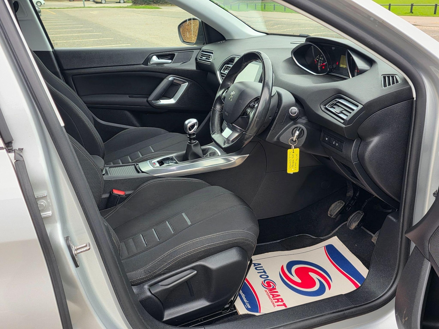 Used Peugeot 308 2014 for sale - 77855863: Photo 22