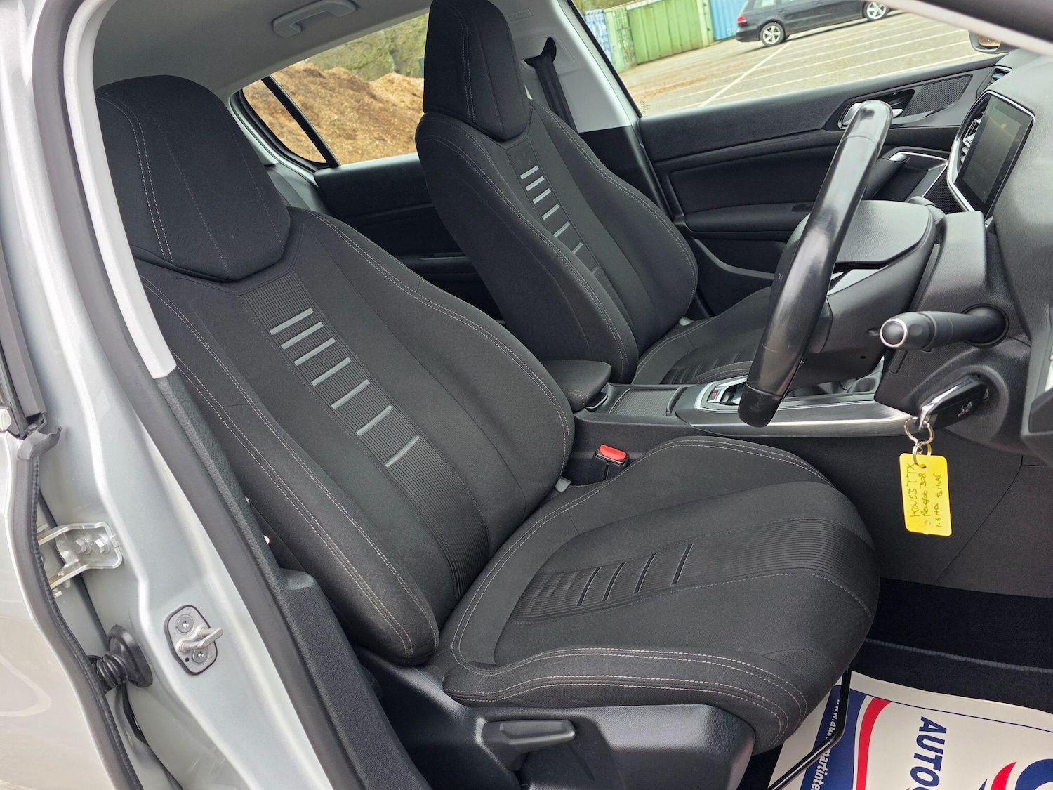 Used Peugeot 308 2014 for sale - 77855863: Photo 24