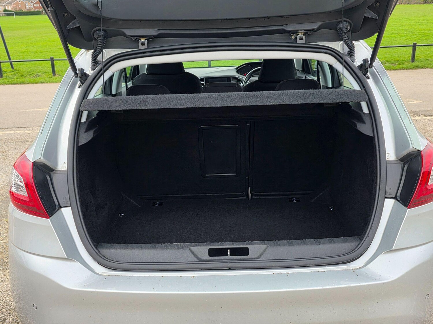 Used Peugeot 308 2014 for sale - 77855863: Photo 42