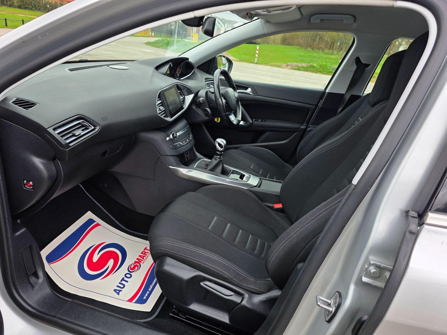 Used Peugeot 308 2014 for sale - 77855863: Photo 9