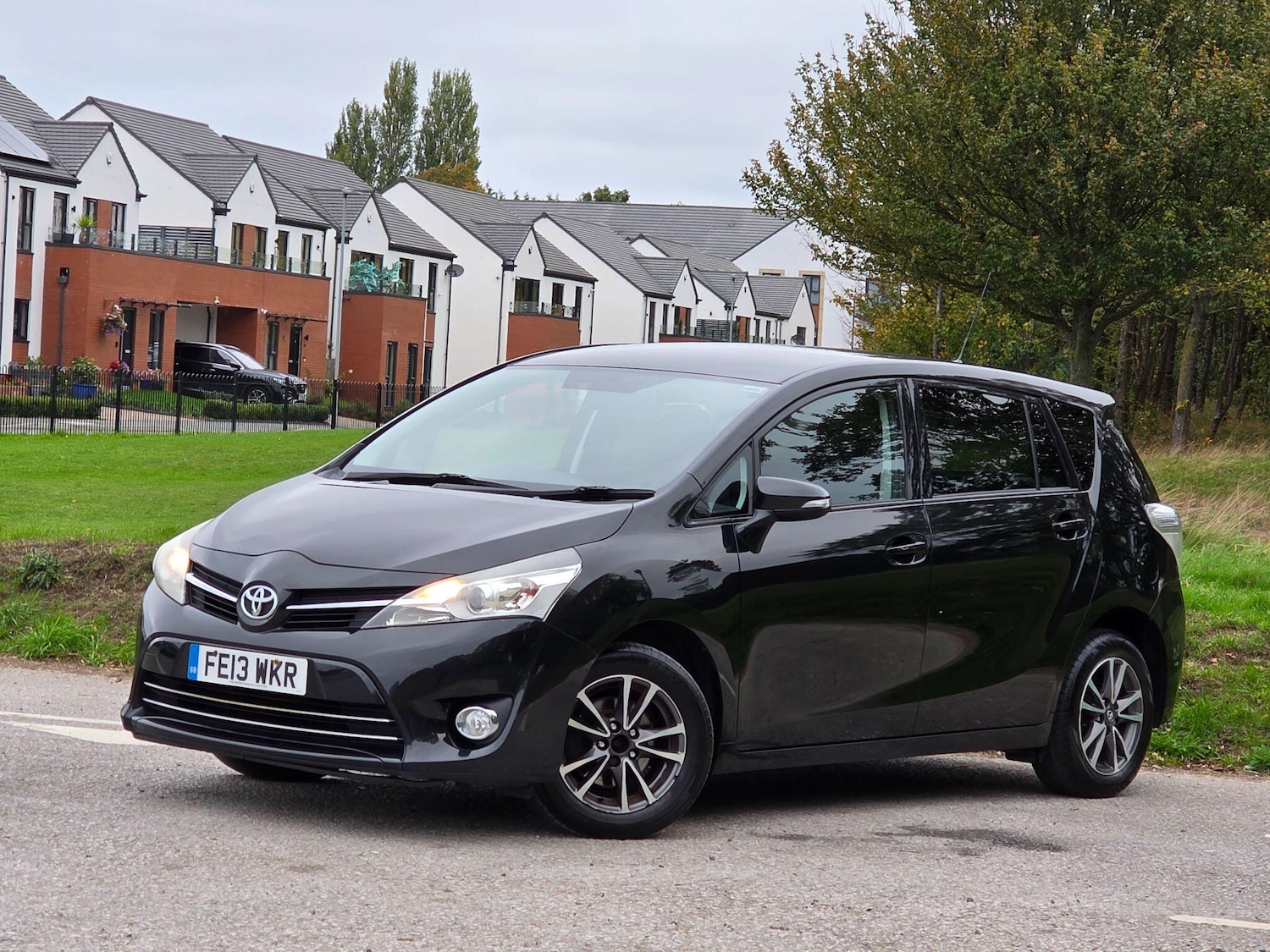 Used Toyota Verso 2013 for sale - 76241544: Photo 3