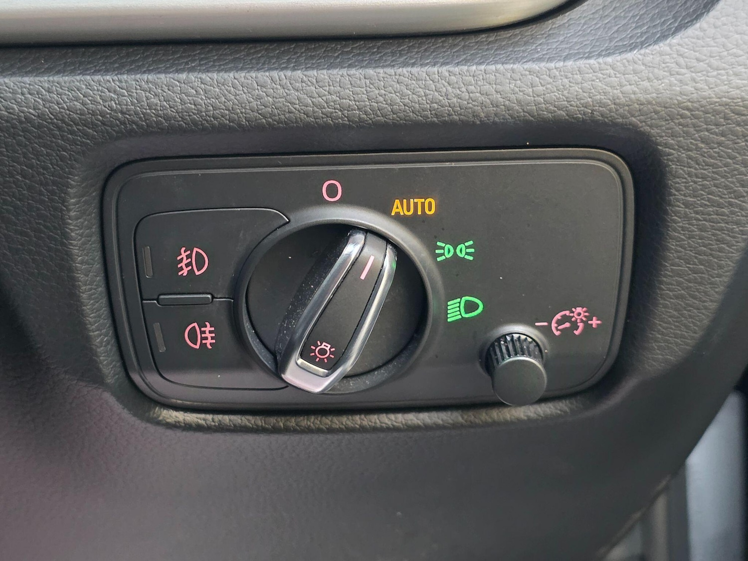 Used Audi A3 2014 for sale - 77673973: Photo 37