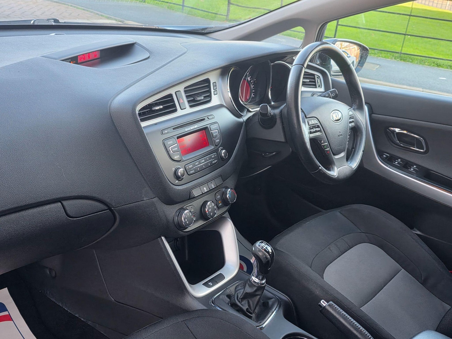 Used Kia Ceed 2014 for sale - 76704543: Photo 11