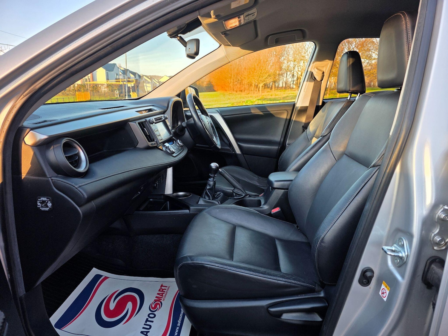 Used Toyota RAV4 2015 for sale - 76928175: Photo 10