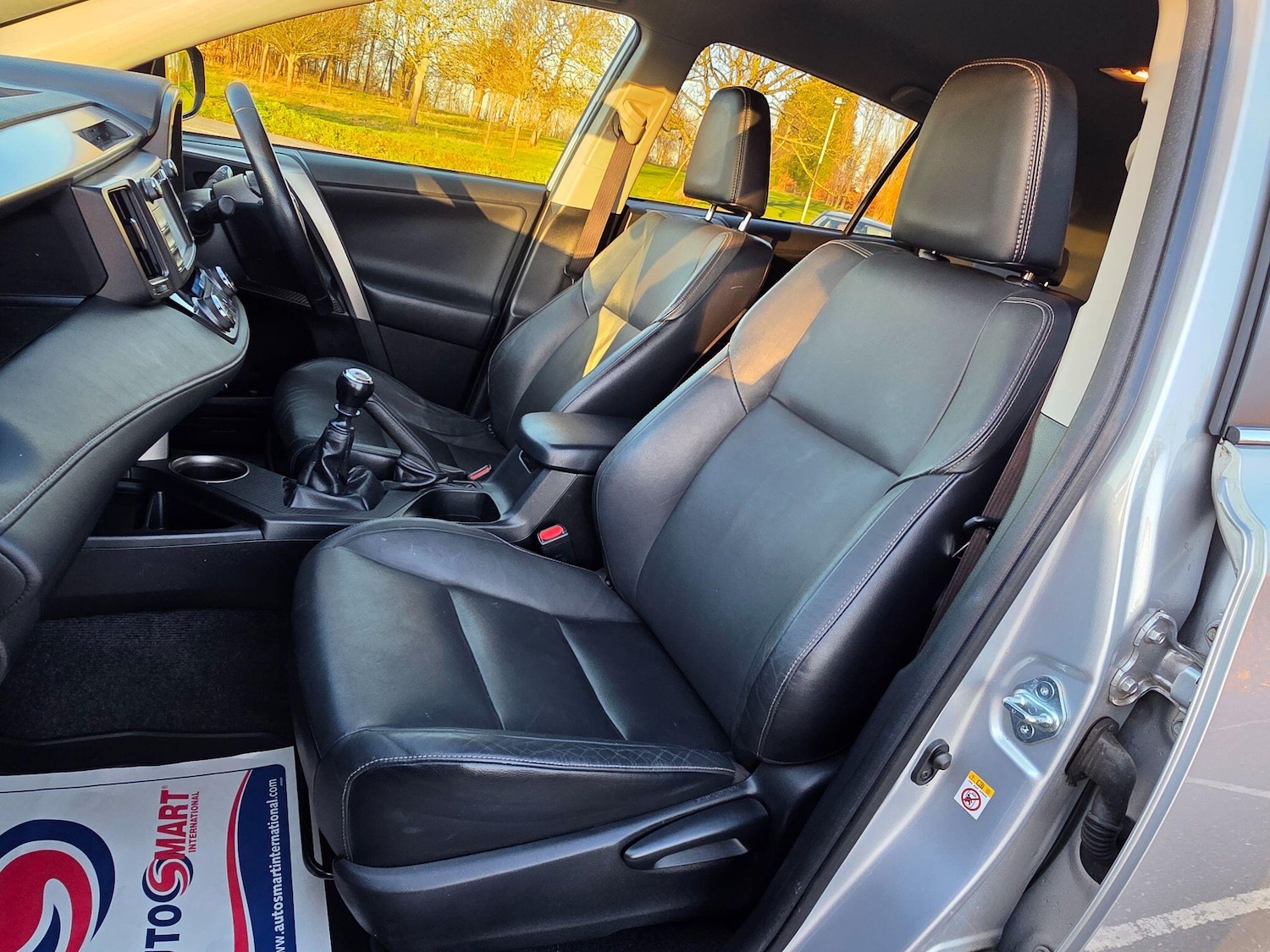 Used Toyota RAV4 2015 for sale - 76928175: Photo 12