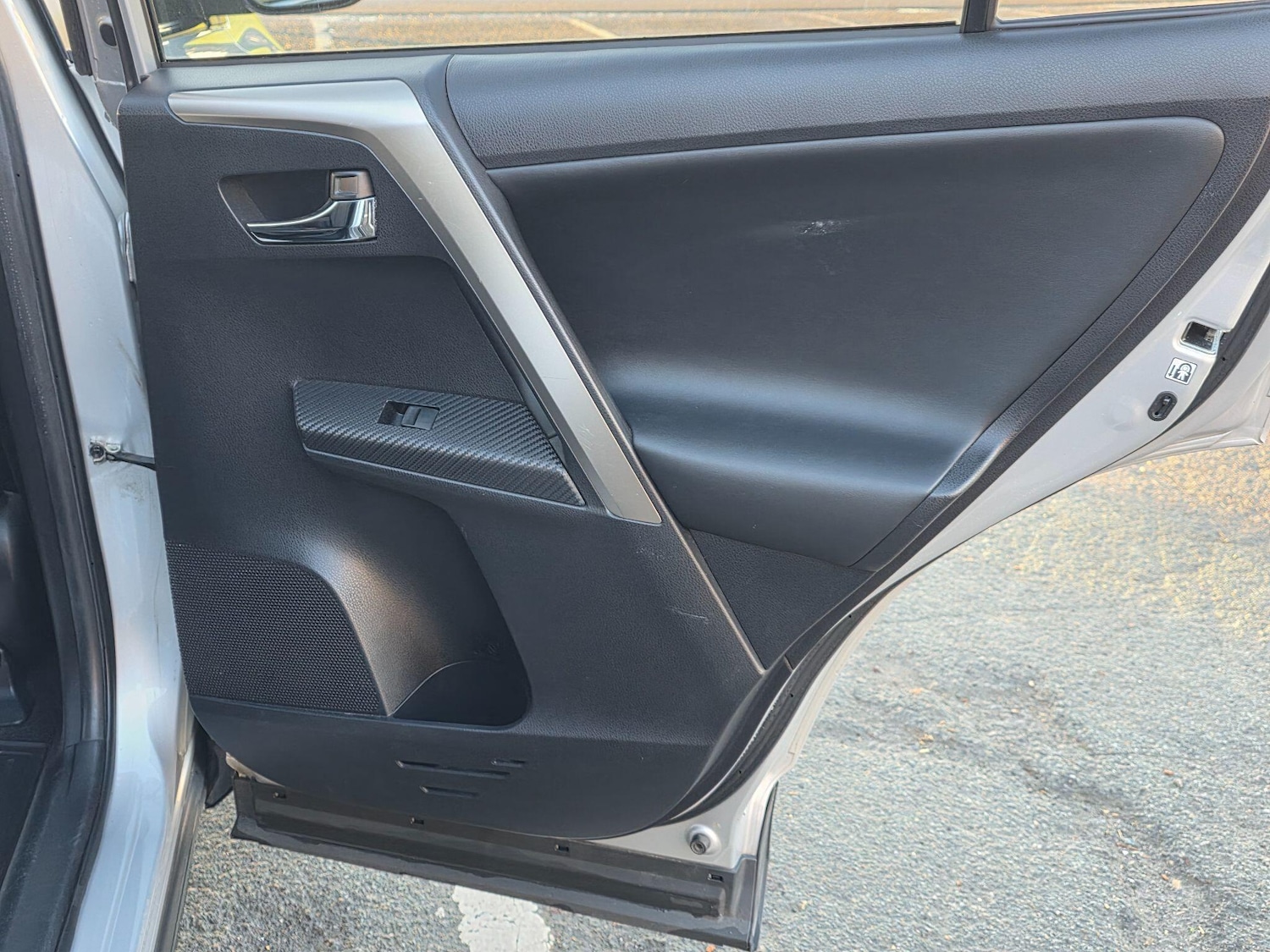 Used Toyota RAV4 2015 for sale - 76928175: Photo 19