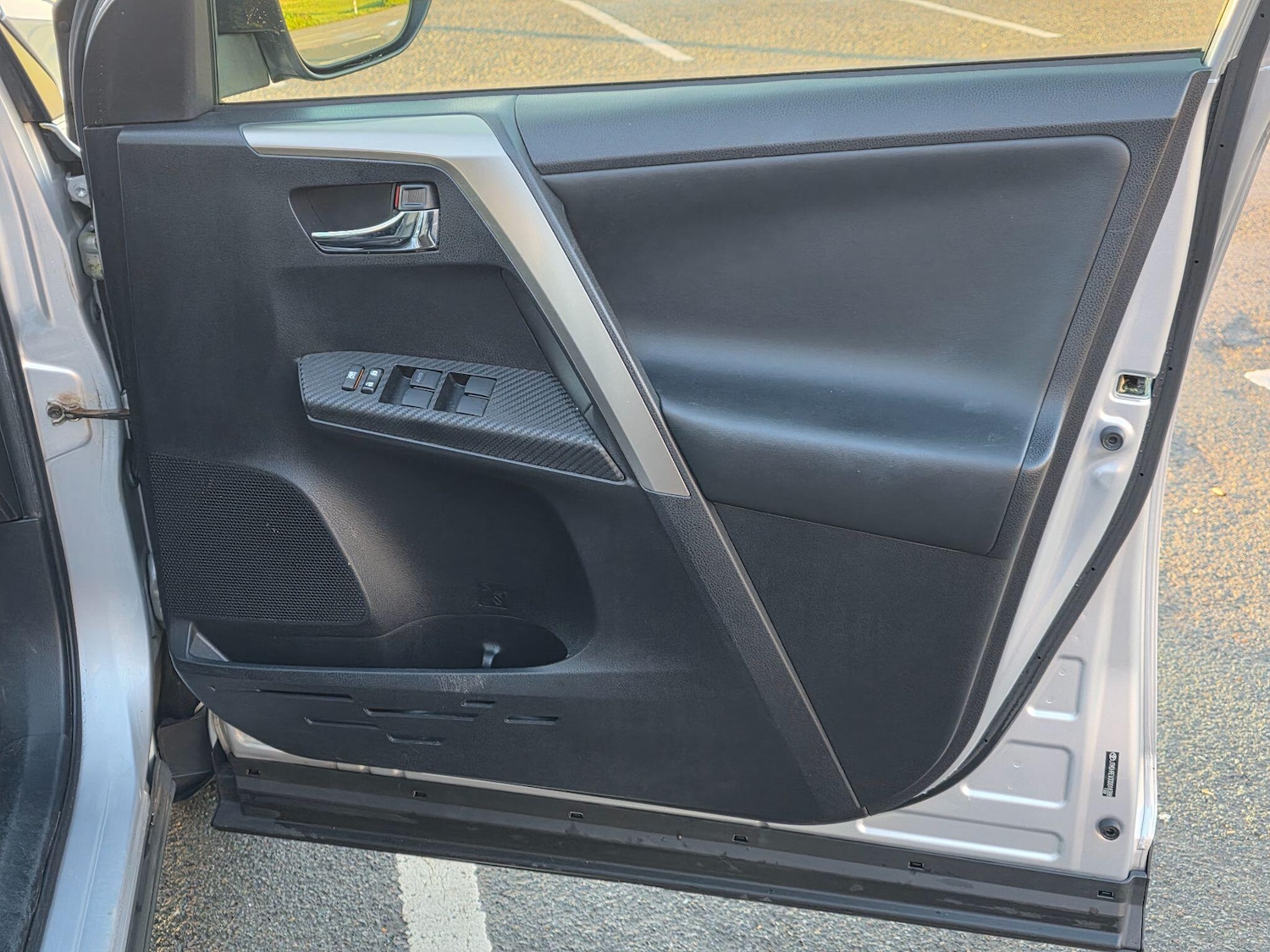 Used Toyota RAV4 2015 for sale - 76928175: Photo 20