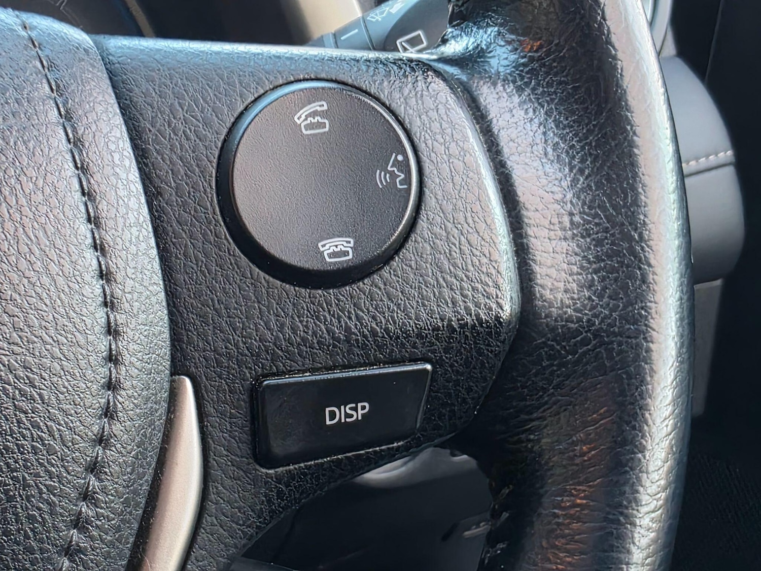 Used Toyota RAV4 2015 for sale - 76928175: Photo 33