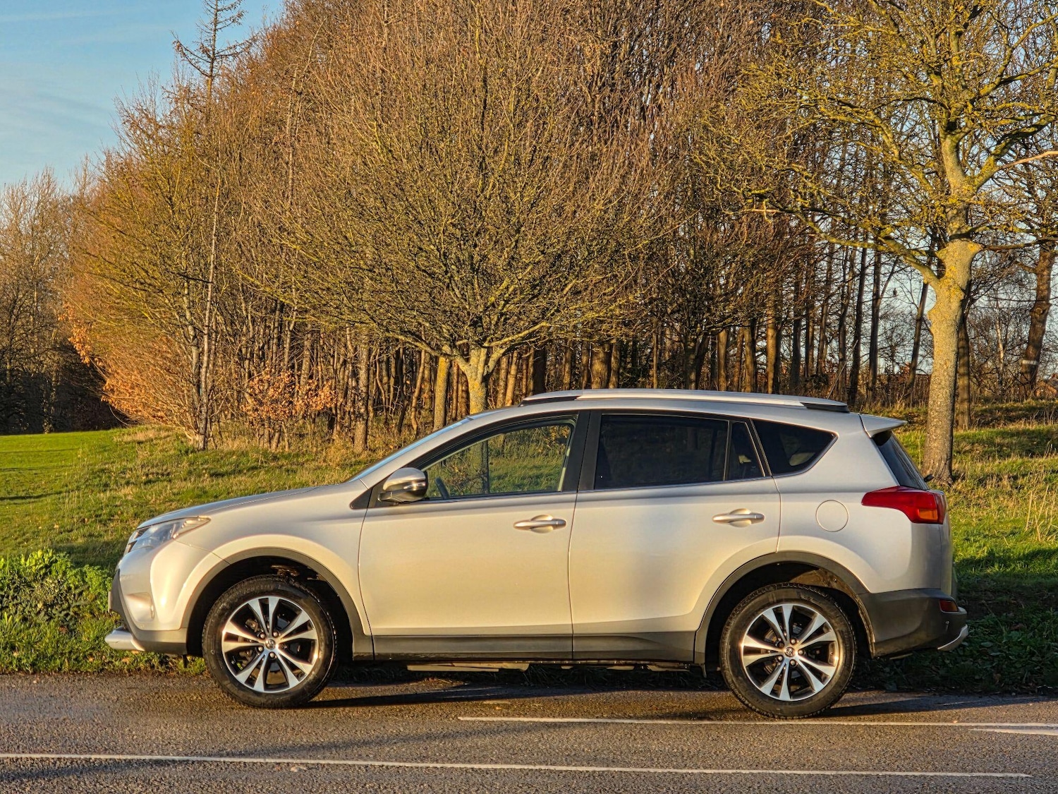 Used Toyota RAV4 2015 for sale - 76928175: Photo 4