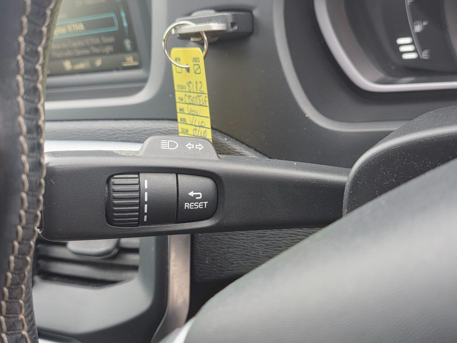 Used Volvo V40 2015 for sale - 78009484: Photo 32