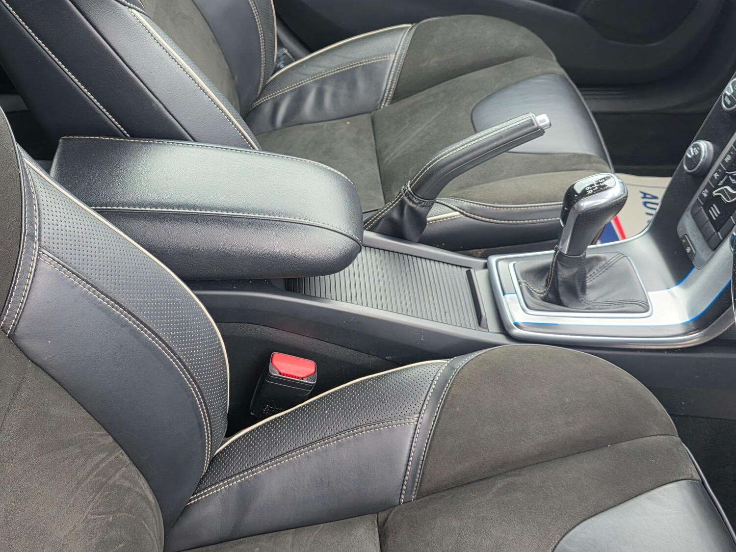 Used Volvo V40 2015 for sale - 78009484: Photo 34