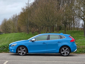 Used Volvo V40 2015 for sale - 78009484: Photo