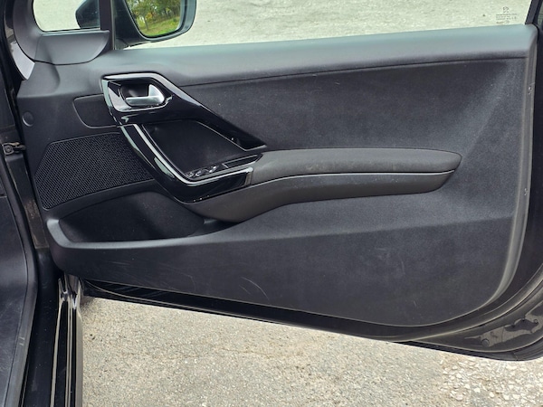 Used Peugeot 208 2013 for sale - 76310087: Photo 17