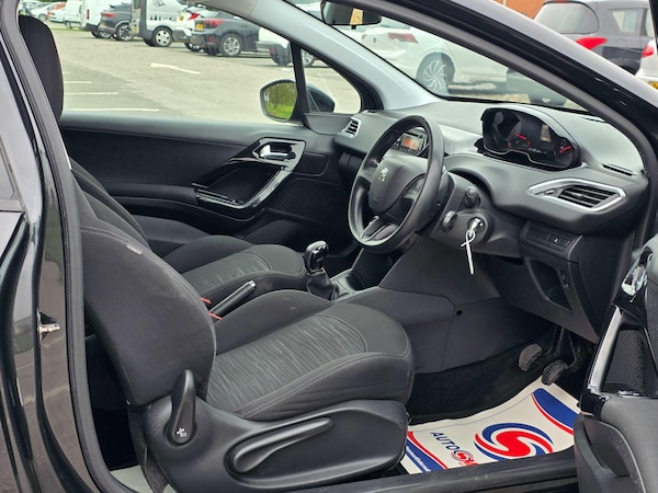Used Peugeot 208 2013 for sale - 76310087: Photo 19