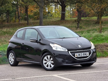 Used Peugeot 208 2013 for sale - 76310087: Photo
