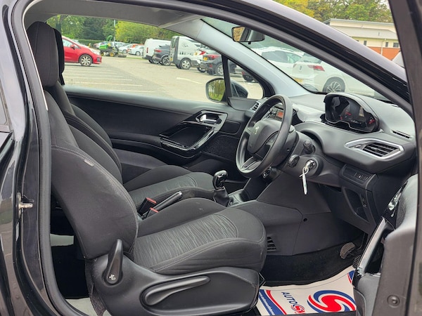 Used Peugeot 208 2013 for sale - 76310087: Photo 20