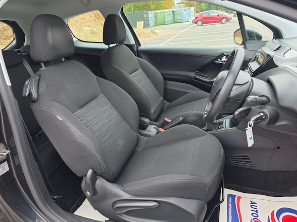 Used Peugeot 208 2013 for sale - 76310087: Photo 21