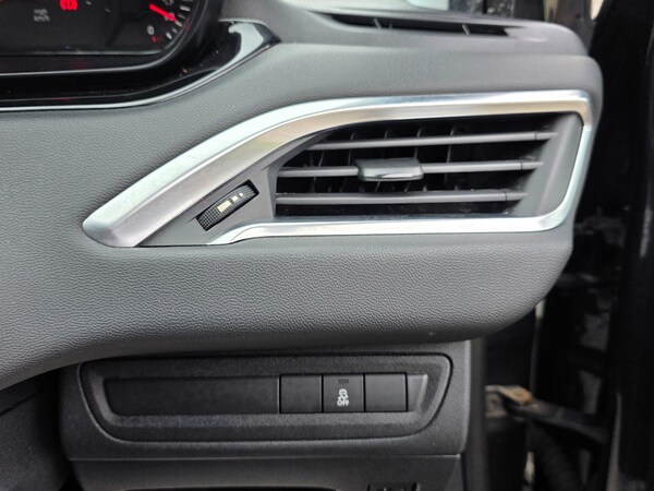 Used Peugeot 208 2013 for sale - 76310087: Photo 30