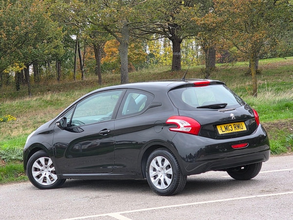 Used Peugeot 208 2013 for sale - 76310087: Photo 5