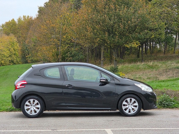 Used Peugeot 208 2013 for sale - 76310087: Photo 8