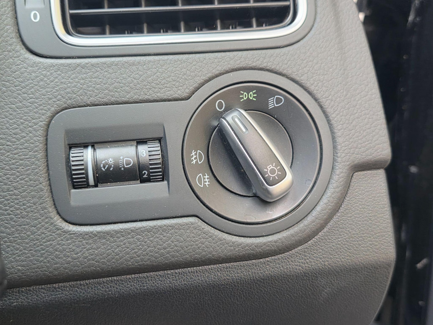 Used Volkswagen Polo 2013 for sale - 76350697: Photo 34