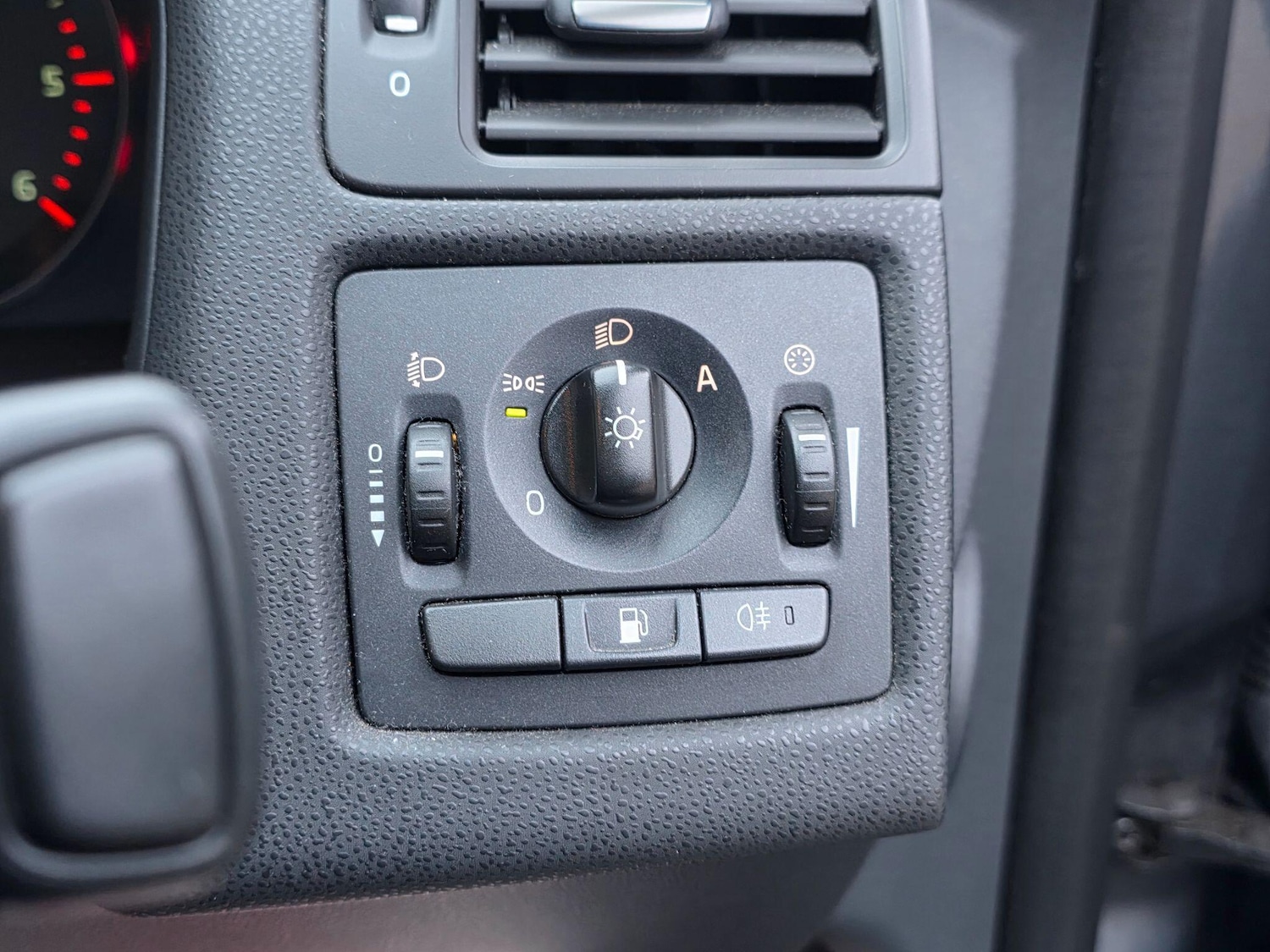 Used Volvo S40 2012 for sale - 77360675: Photo 34