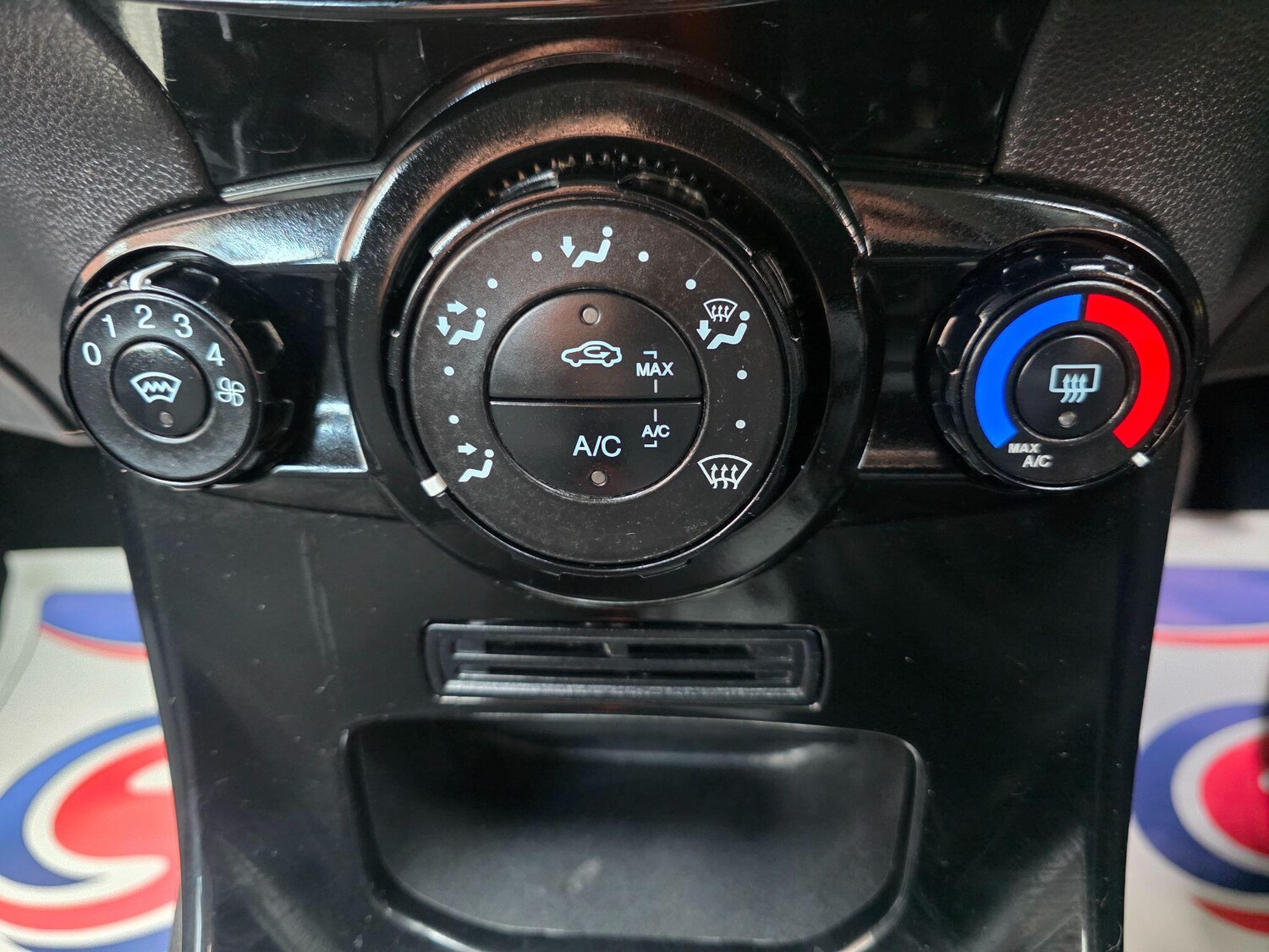 Used Ford Fiesta 2013 for sale - 77826865: Photo 25