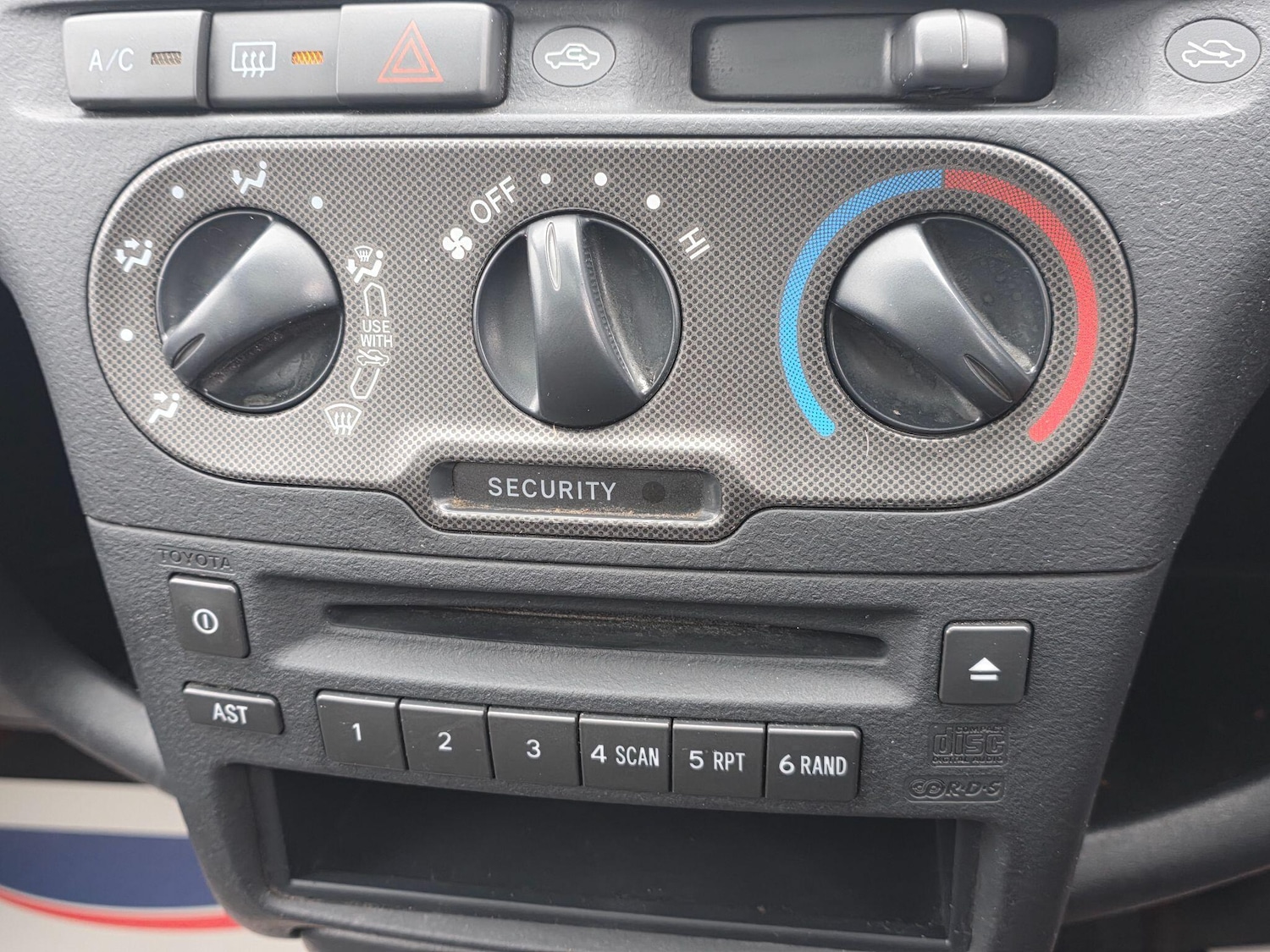 Used Toyota Yaris 2005 for sale - 77269463: Photo 26