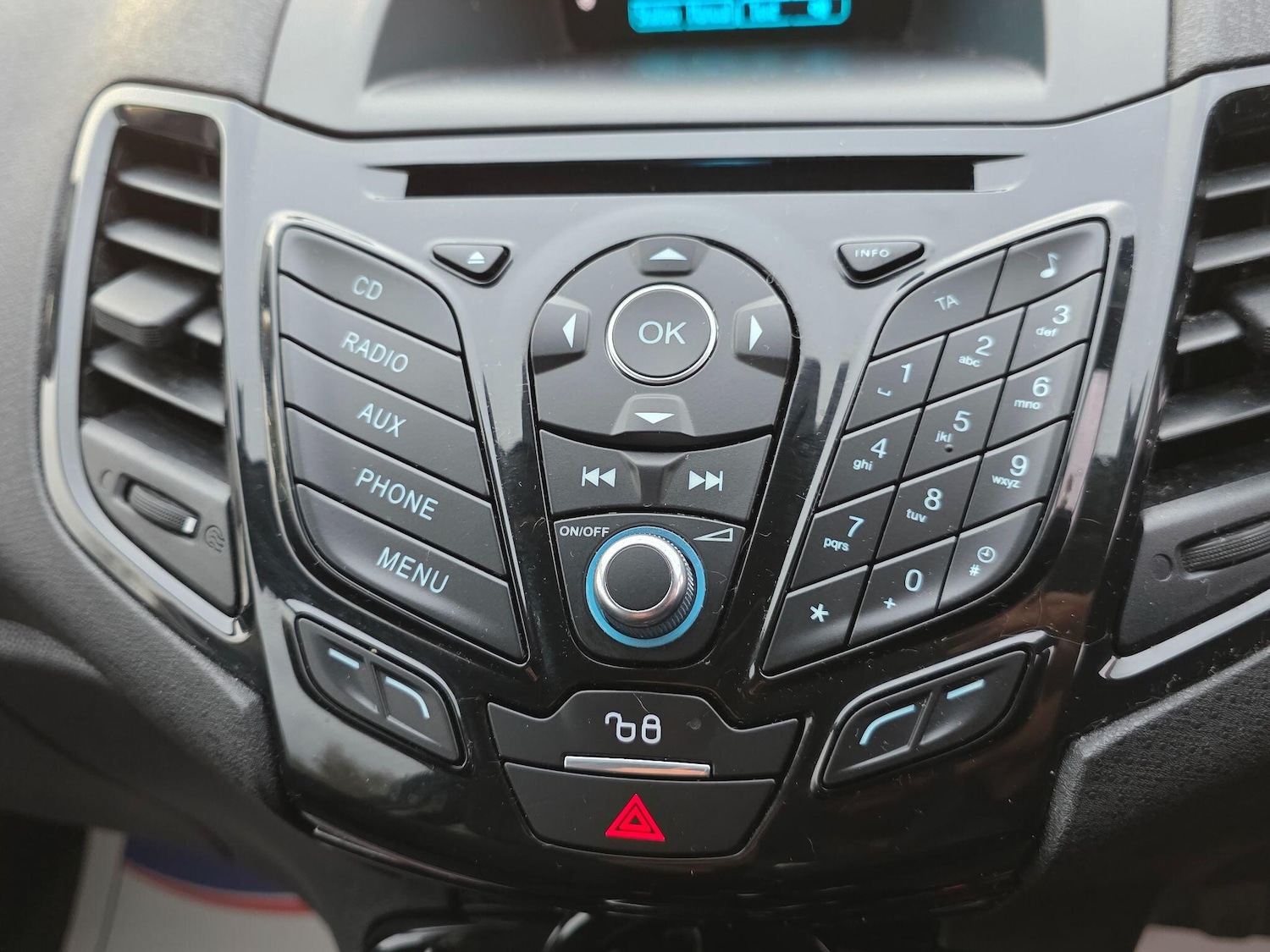 Used Ford Fiesta 2015 for sale - 76487341: Photo 24