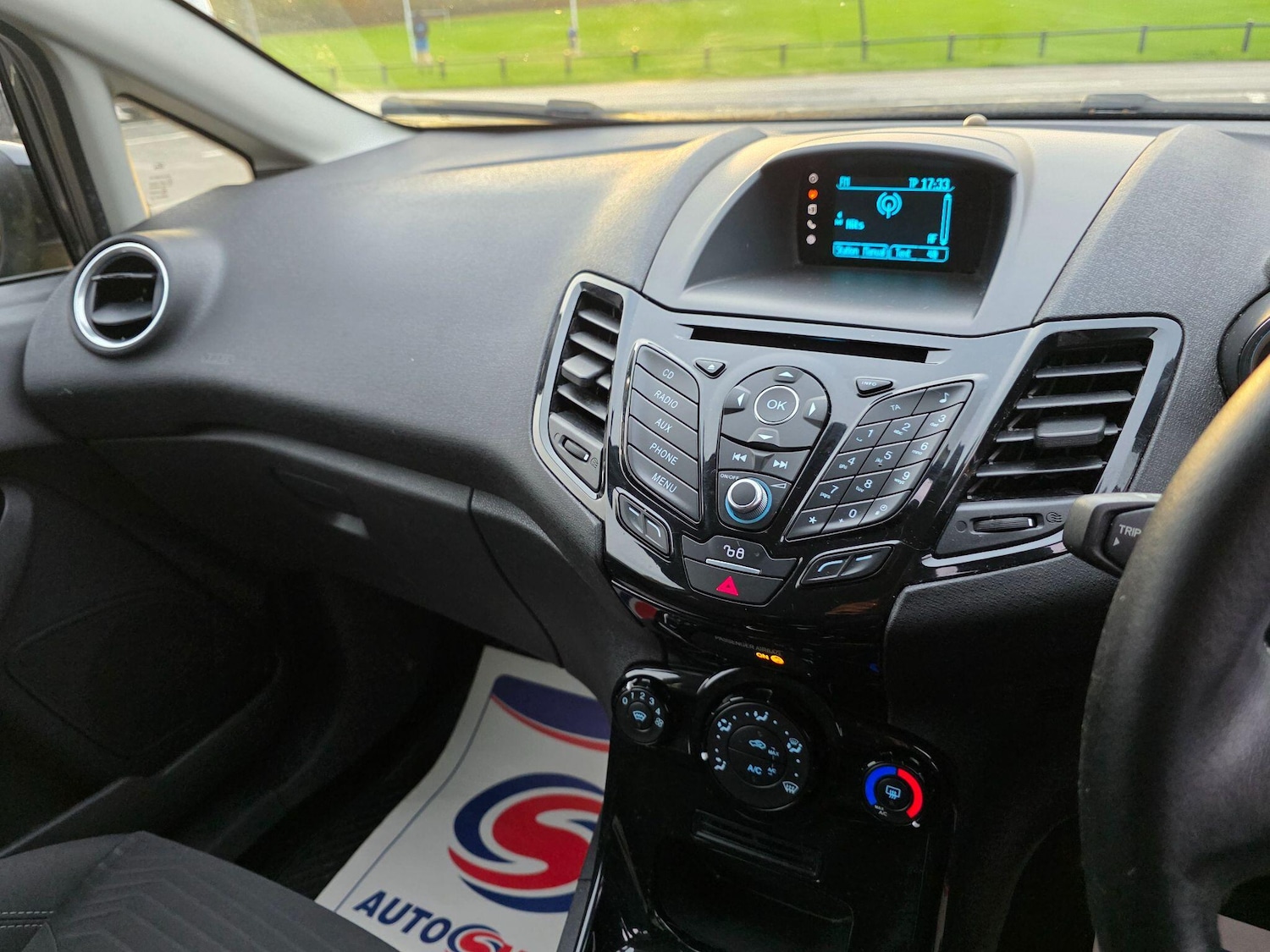 Used Ford Fiesta 2015 for sale - 76487341: Photo 28