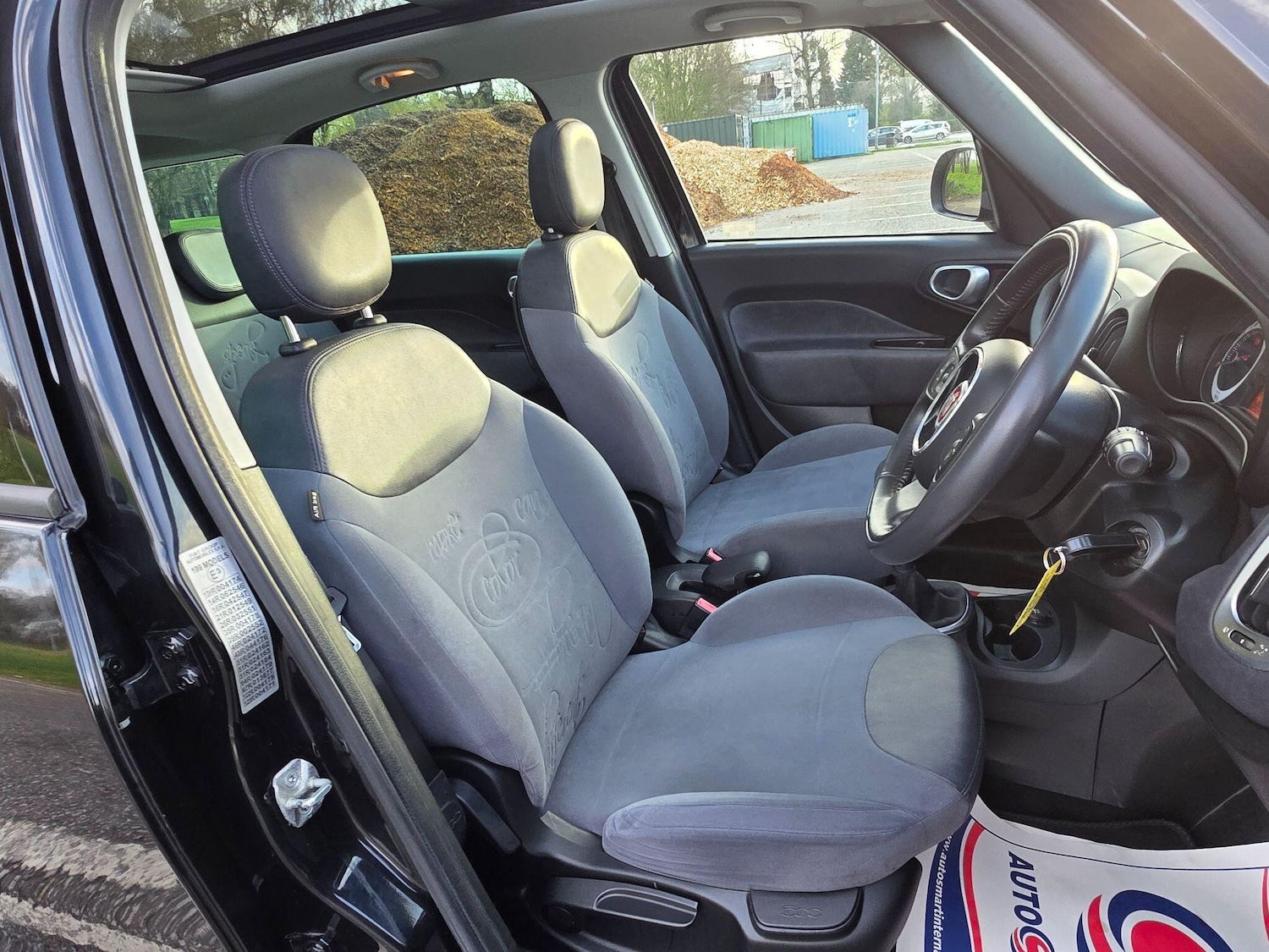 Used Fiat 500L 2015 for sale - 76842229: Photo 23