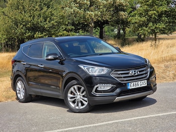 Used Hyundai Santa Fe 2016 for sale - 79355879: Photo