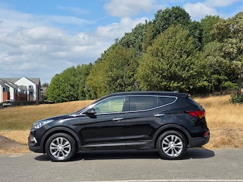 Used Hyundai Santa Fe 2016 for sale - 79355879: Photo